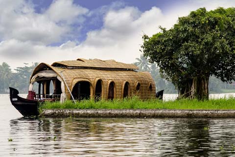 Alleppey’s Backwater Bliss